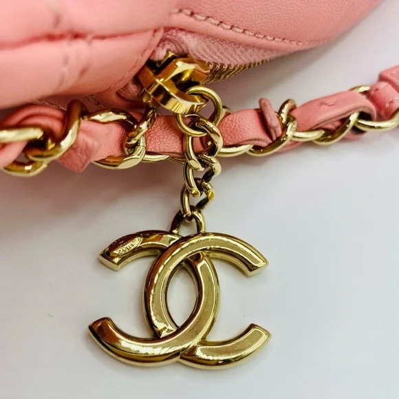 ⭐️SOLD⭐️Chanel Lambskin Quilted Waist Belt Bag Pink - Picture 6 of 12